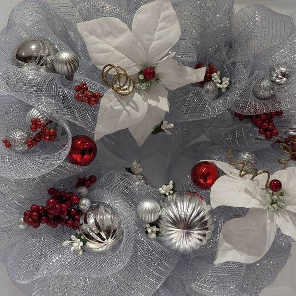 MC2 | winter berries wreath - Picture 2 of 7